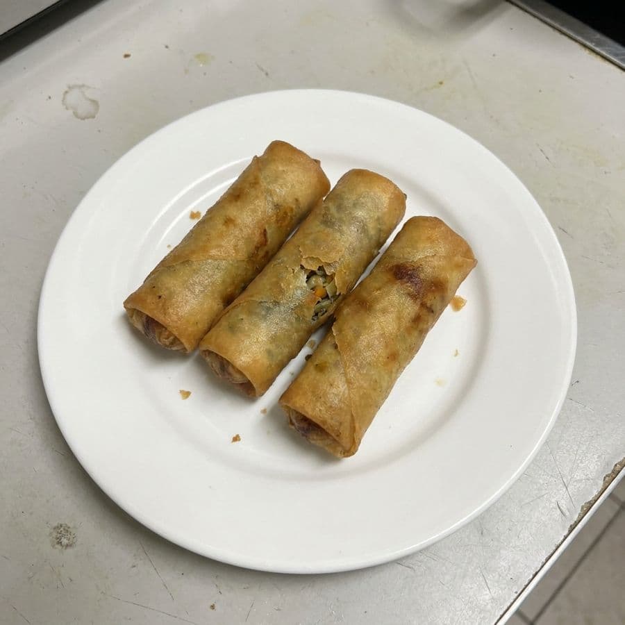 Fried Egg Rolls with Vegetable (4 pcs)