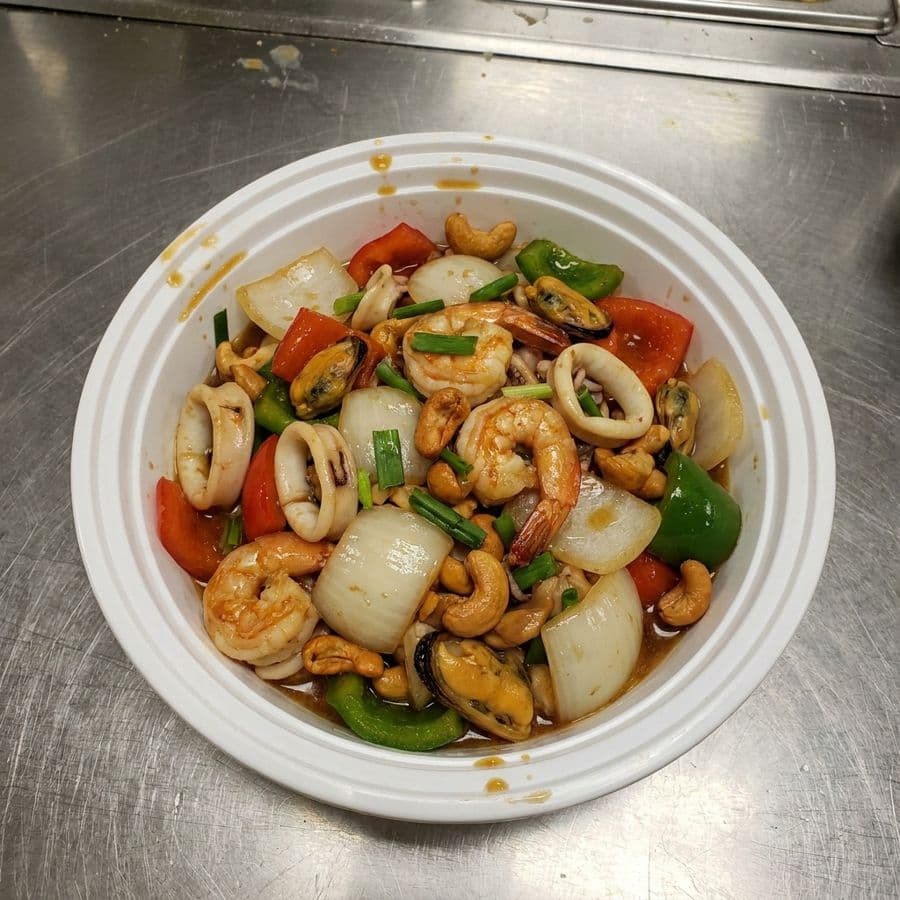 Stir Fried Seafood with Cashew