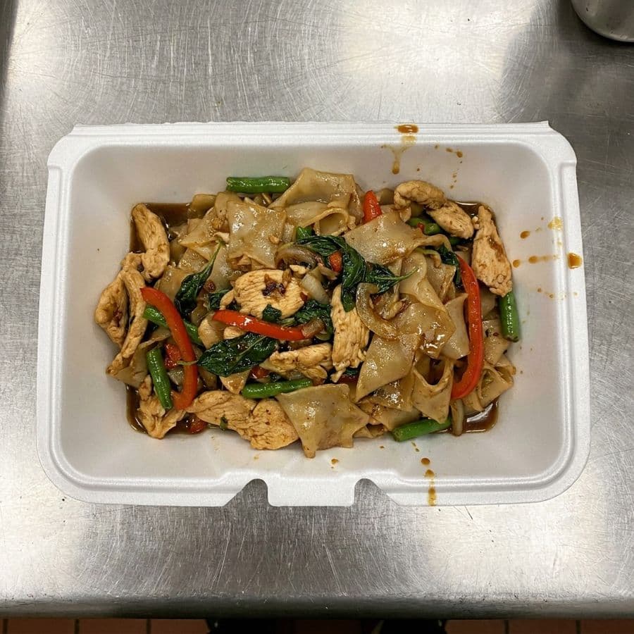 Chicken Pad Kee Mao