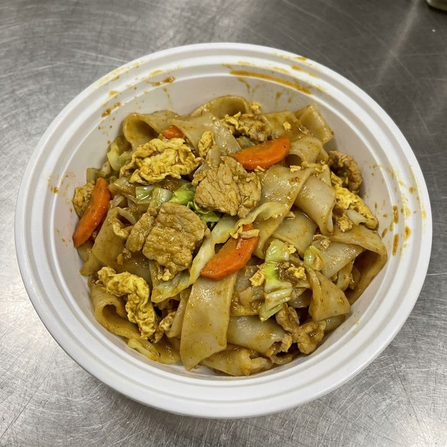 Pork Pad Sen with Curry