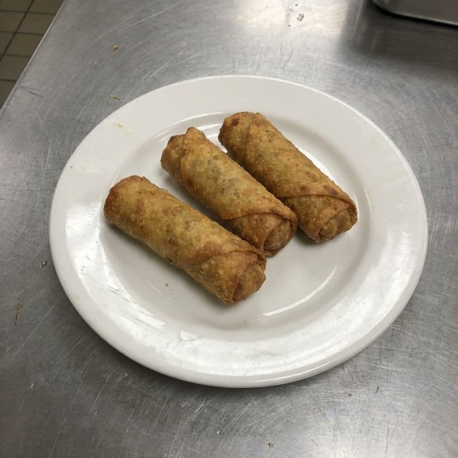 Fried Egg Rolls with Pork (4 pcs) - Royal Thai Restaurant