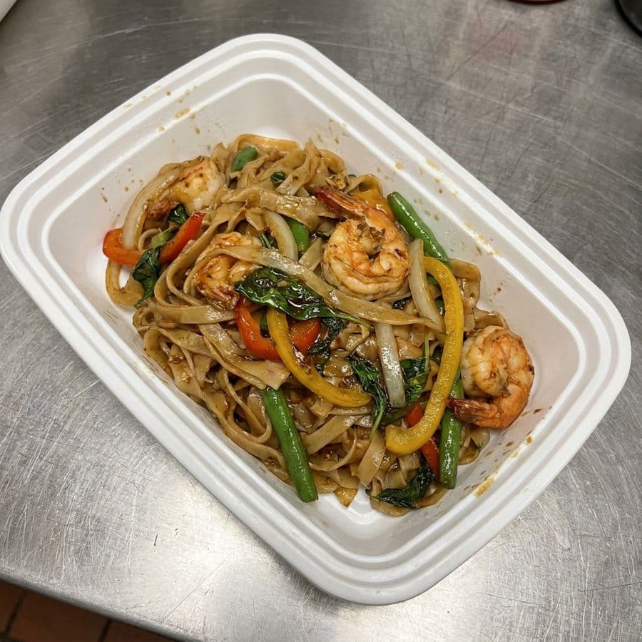 Shrimp Pad Kee Mao